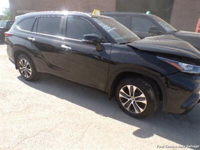 2023 Toyota Highlander LE   - Photo 3 - Woodbridge, ON L4L 8L6