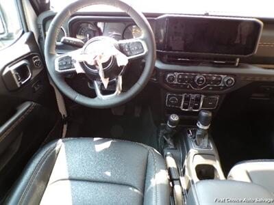 2024 Jeep Wrangler Sahara 4xe   - Photo 13 - Woodbridge, ON L4L 8L6