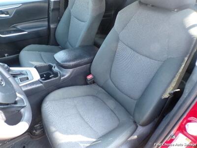 2025 Toyota RAV4   - Photo 9 - Woodbridge, ON L4L 8L6