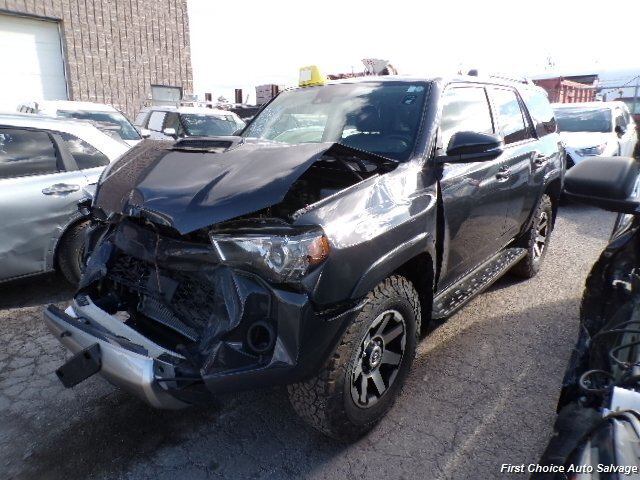 2024 Toyota 4Runner TRD Off-Road Premium   - Photo 1 - Woodbridge, ON L4L 8L6