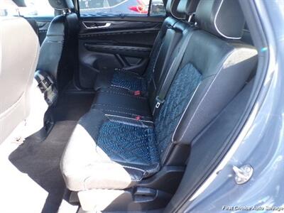 2024 Volkswagen Atlas Cross Sport SEL Premium R-Line 4 - Photo 10 - Woodbridge, ON L4L 8L6