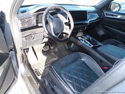 2024 Volkswagen Atlas Cross Sport SEL Premium R-Line 4 - Photo 8 - Woodbridge, ON L4L 8L6