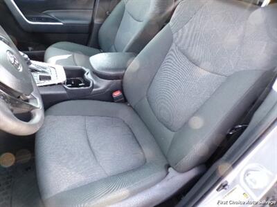 2025 Toyota RAV4   - Photo 9 - Woodbridge, ON L4L 8L6