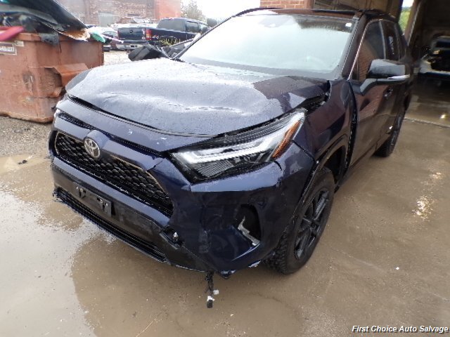 2025 Toyota RAV4 Prime   - Photo 1 - Woodbridge, ON L4L 8L6