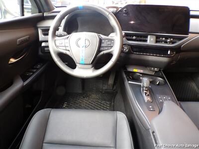 2025 Lexus UX 300h   - Photo 14 - Woodbridge, ON L4L 8L6