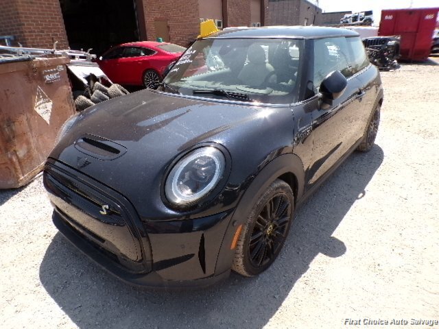 2022 MINI Hardtop 2 Door Cooper SE   - Photo 1 - Woodbridge, ON L4L 8L6
