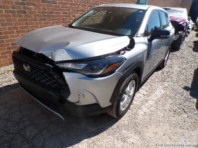 2025 Toyota Corolla Cross   - Photo 1 - Woodbridge, ON L4L 8L6