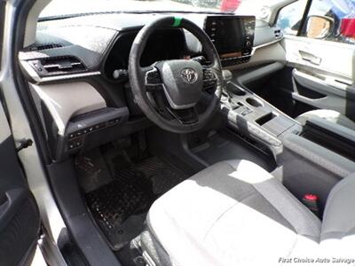 2024 Toyota Sienna LE 8-Passenger   - Photo 8 - Woodbridge, ON L4L 8L6