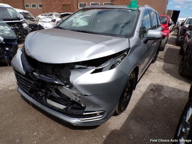 2024 Toyota Sienna LE 8-Passenger   - Photo 1 - Woodbridge, ON L4L 8L6