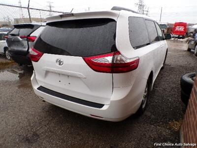 2019 Toyota Sienna LE 7-Passenger   - Photo 6 - Woodbridge, ON L4L 8L6