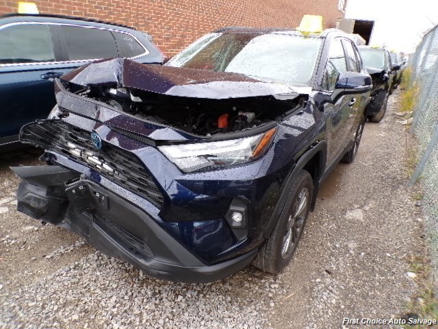 2024 Toyota RAV4 Hybrid XLE - Photo 1 - Woodbridge, ON L4L 8L6