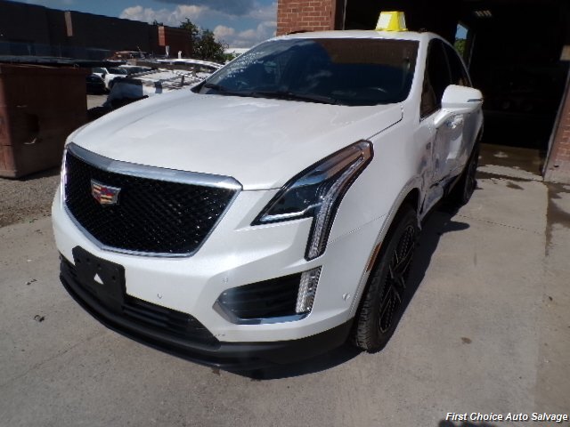 2024 Cadillac XT5 Sport   - Photo 1 - Woodbridge, ON L4L 8L6