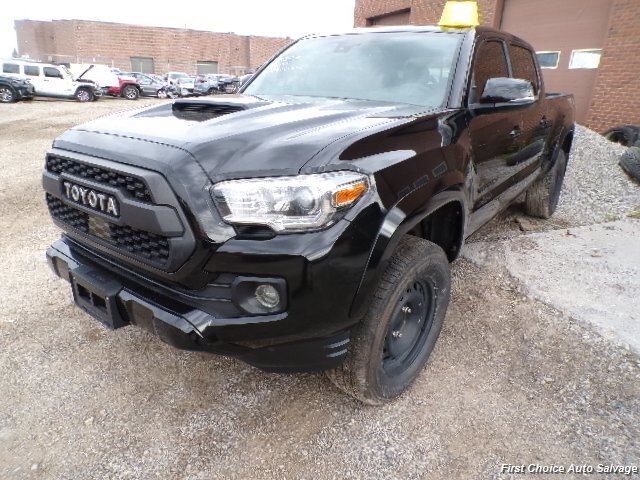 2023 Toyota Tacoma TRD Off-Road   - Photo 1 - Woodbridge, ON L4L 8L6