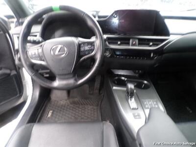 2025 Lexus UX 300h - Photo 12 - Woodbridge, ON L4L 8L6