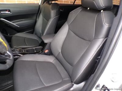 2024 Toyota Corolla Cross XLE   - Photo 9 - Woodbridge, ON L4L 8L6