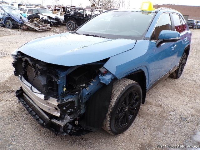 2023 Toyota RAV4 Hybrid SE   - Photo 1 - Woodbridge, ON L4L 8L6