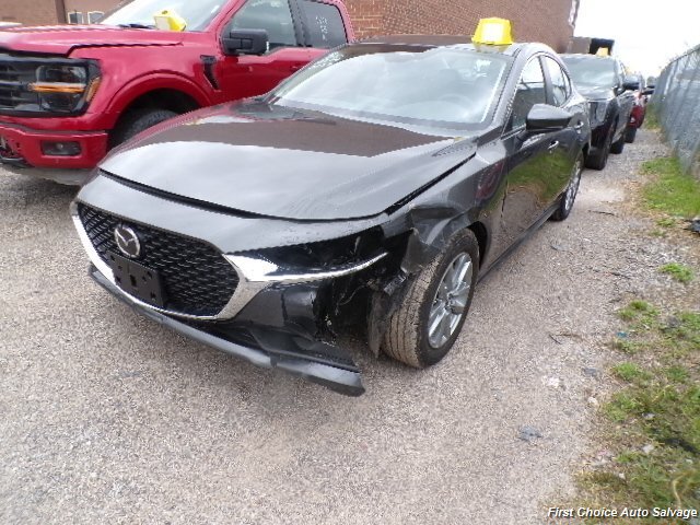 2025 Mazda Mazda3 Sedan Preffered   - Photo 1 - Woodbridge, ON L4L 8L6