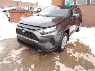 2022 Toyota RAV4 LE   - Photo 2 - Woodbridge, ON L4L 8L6