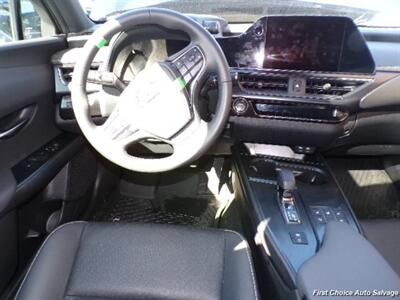 2025 Lexus UX 300h   - Photo 11 - Woodbridge, ON L4L 8L6