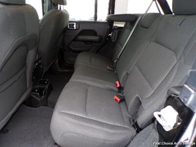 2023 Jeep Wrangler Sahara   - Photo 12 - Woodbridge, ON L4L 8L6