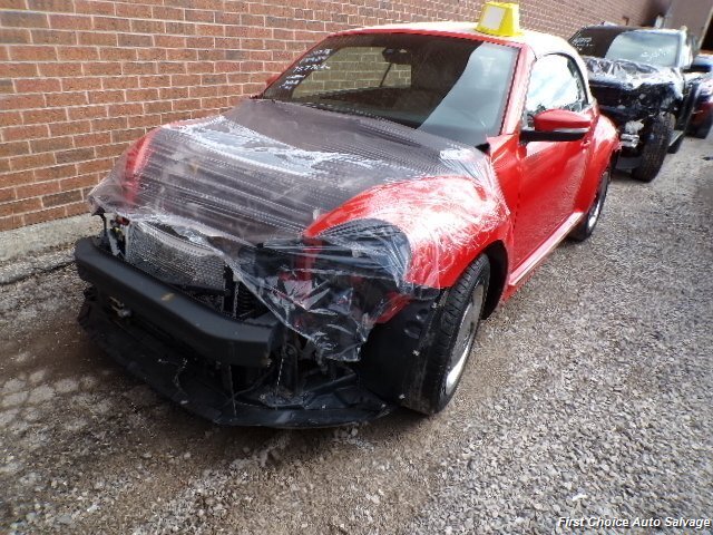 2018 Volkswagen Beetle Convertible 2.0T S   - Photo 1 - Woodbridge, ON L4L 8L6