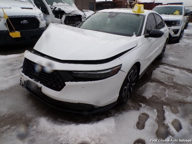 2024 Honda Accord Hybrid Touring   - Photo 1 - Woodbridge, ON L4L 8L6