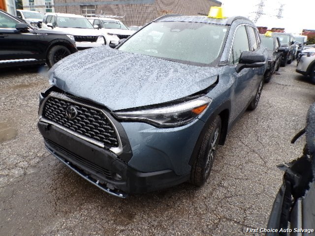 2025 Toyota Corolla Cross   - Photo 1 - Woodbridge, ON L4L 8L6