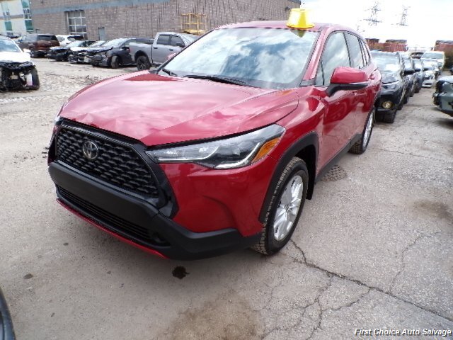 2024 Toyota Corolla Cross LE   - Photo 1 - Woodbridge, ON L4L 8L6