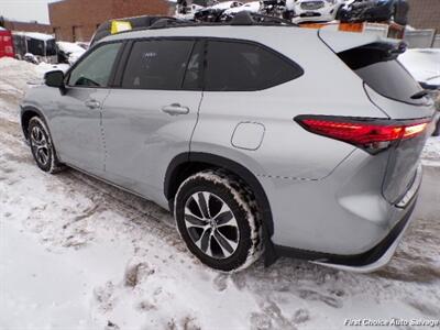 2022 Toyota Highlander XSE - Photo 7 - Woodbridge, ON L4L 8L6