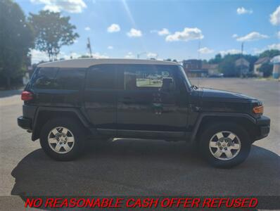 2007 Toyota FJ Cruiser   - Photo 3 - St. Louis, MO 63116