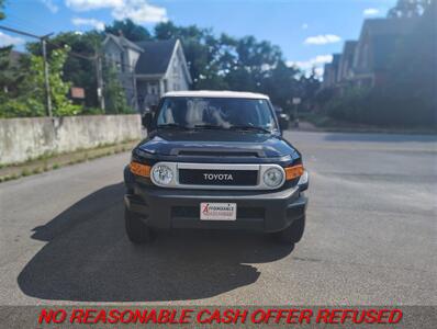 2007 Toyota FJ Cruiser   - Photo 2 - St. Louis, MO 63116