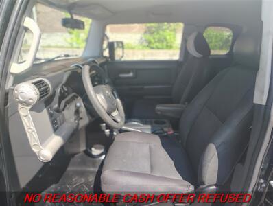 2007 Toyota FJ Cruiser   - Photo 8 - St. Louis, MO 63116