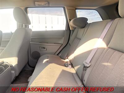 2006 Jeep Grand Cherokee Laredo - Photo 11 - St. Louis, MO 63116