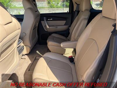 2012 GMC Acadia SLT-1 - Photo 11 - St. Louis, MO 63116