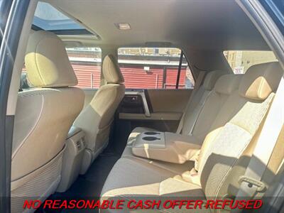 2010 Toyota 4Runner SR5   - Photo 11 - St. Louis, MO 63116