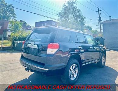 2010 Toyota 4Runner SR5   - Photo 5 - St. Louis, MO 63116