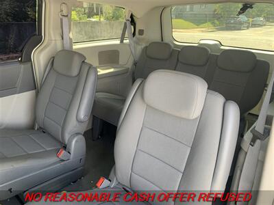 2008 Dodge Grand Caravan SXT   - Photo 11 - St. Louis, MO 63116