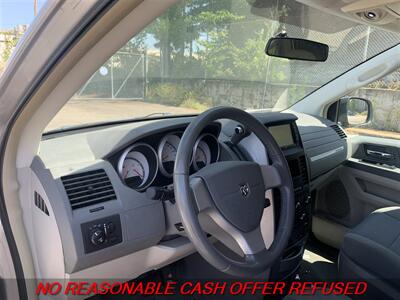 2008 Dodge Grand Caravan SXT   - Photo 9 - St. Louis, MO 63116