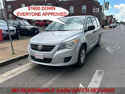 2009 Volkswagen Routan S   - Photo 1 - St. Louis, MO 63116