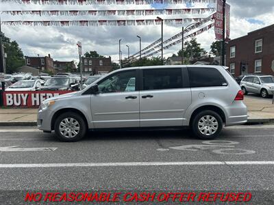 2009 Volkswagen Routan S   - Photo 6 - St. Louis, MO 63116
