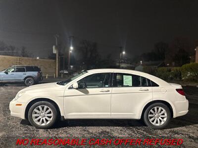 2010 Chrysler Sebring Limited   - Photo 2 - St. Louis, MO 63116