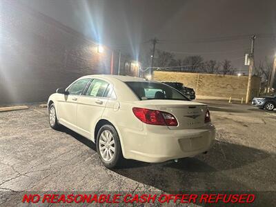 2010 Chrysler Sebring Limited   - Photo 3 - St. Louis, MO 63116
