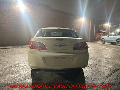 2010 Chrysler Sebring Limited   - Photo 4 - St. Louis, MO 63116