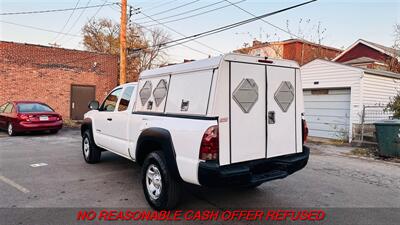 2013 Toyota Tacoma PreRunner V6   - Photo 3 - St. Louis, MO 63116