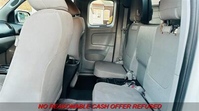 2013 Toyota Tacoma PreRunner V6   - Photo 11 - St. Louis, MO 63116