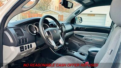 2013 Toyota Tacoma PreRunner V6   - Photo 9 - St. Louis, MO 63116
