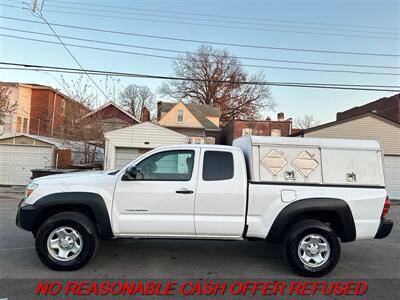 2013 Toyota Tacoma PreRunner V6   - Photo 2 - St. Louis, MO 63116