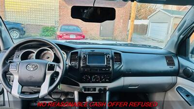2013 Toyota Tacoma PreRunner V6   - Photo 12 - St. Louis, MO 63116