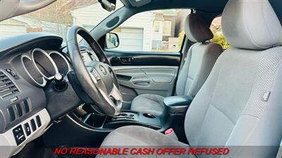 2013 Toyota Tacoma PreRunner V6   - Photo 10 - St. Louis, MO 63116