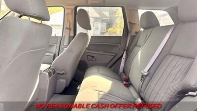 2005 Jeep Grand Cherokee Laredo   - Photo 11 - St. Louis, MO 63116